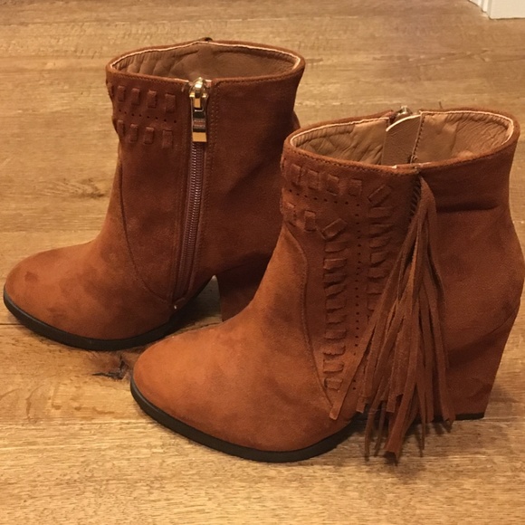 DIBA suede ankle boots with tassels, cinnamon, size 6. - Picture 10 of 12